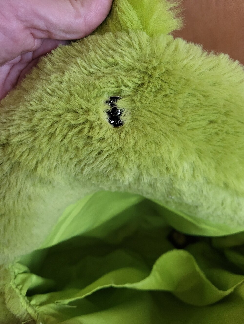 Grinch Bioworld 3D Plush Large Shoulder Bag with Red Strap - Picture 12 of 16